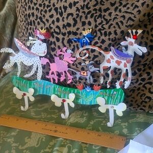 Karen ROSSI wall Hanger Time For A Royal Outting.Great for Leashes